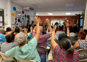 Asamblea votando